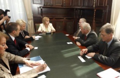 3. maj 2012. godine Predsednica Narodne skupštine prof. dr Slavica Đukić Dejanović i članovi Grupe Evropske Ujedinjene levice Evropskog parlamenta